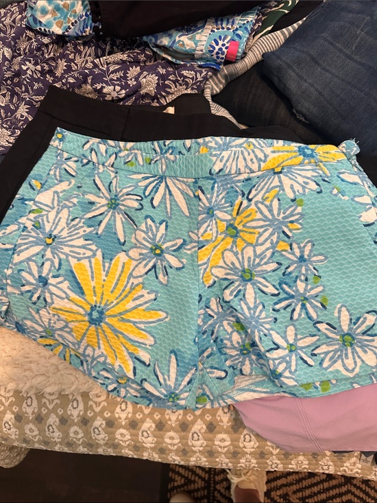 Lilly Pulitzer Pants - Lilly Pulitzer 4 EUC Floral Aqua Blue Women's Shorts